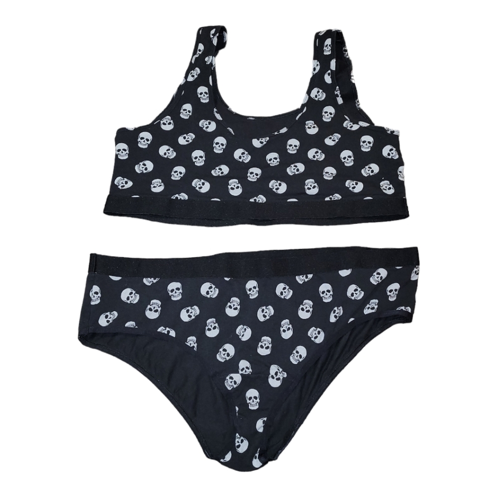 Torrid Hipser Black & Skull Polka Dot Panty & Bralette Set - Size 4 - NWOT